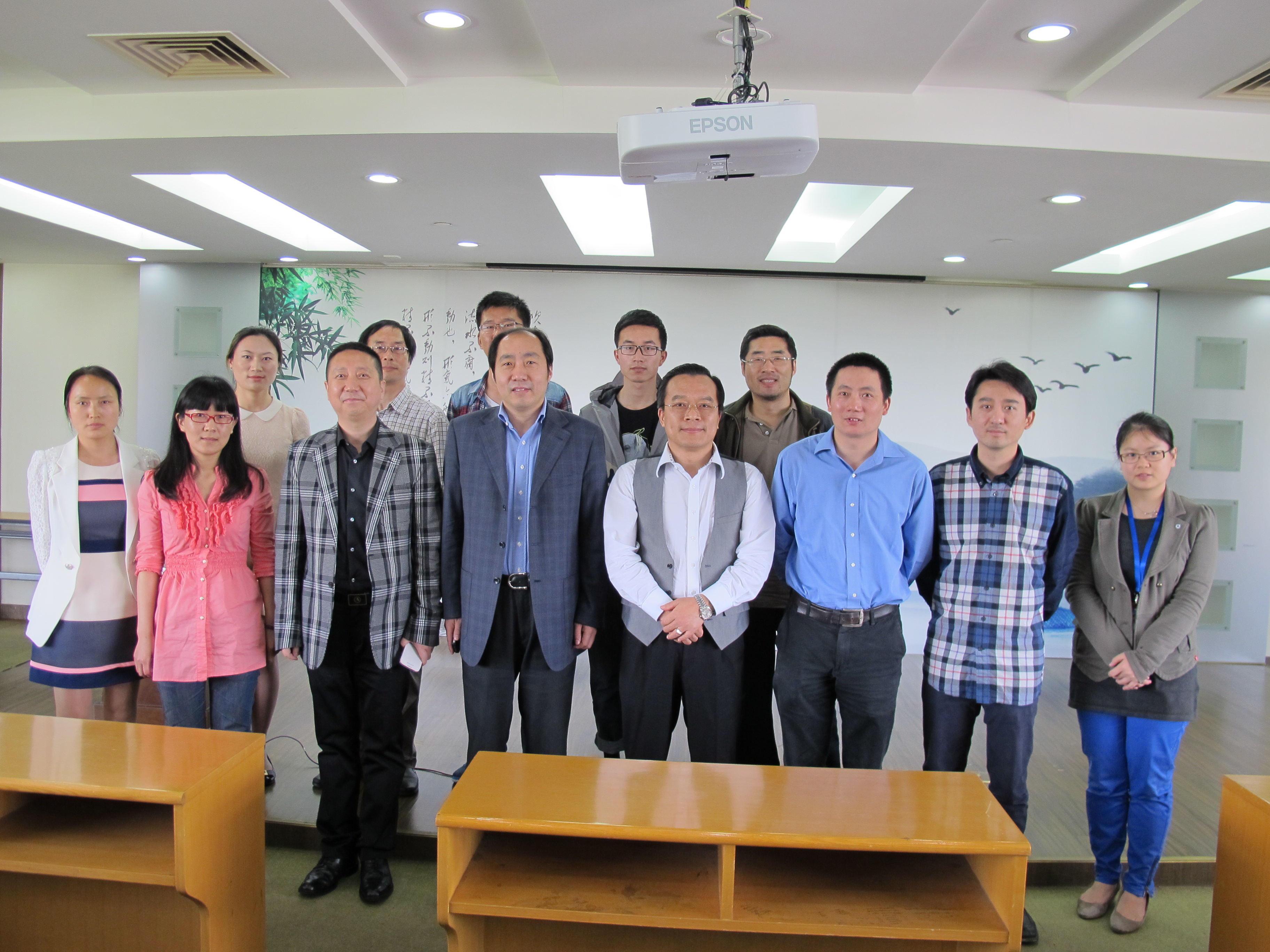 第二军医大学张卫东教授和中国科学院上海巴斯德研究所李斌研究员来我校做学术讲座